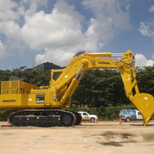 Komatsu pc2000